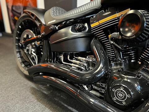 Softail FXSB Breakout 1690 17