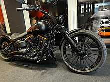 Harley-Davidson Softail FXSB Breakout 1690 17 