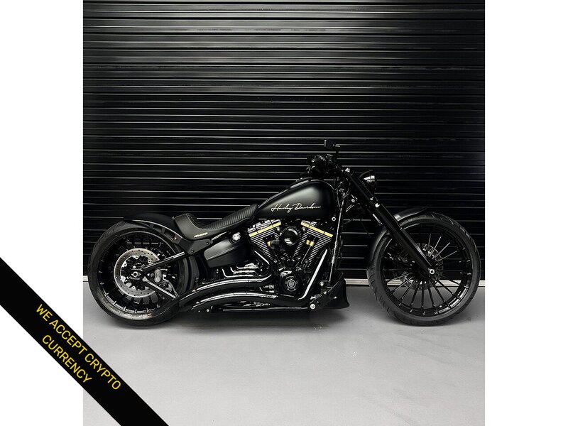Harley-Davidson Softail FXSB Breakout 1690 17