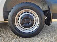 Ford Transit Custom 300 EcoBlue Leader 