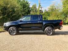 Toyota Hilux 2.4 D-4D Invincible Auto 4WD Euro 6 (s/s) 4dr 