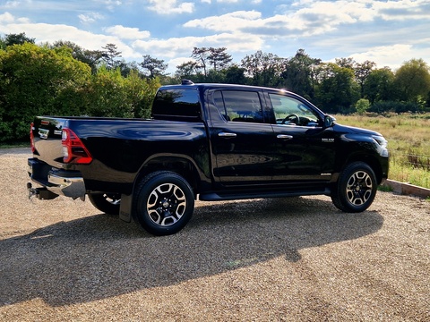 2.4 D-4D Invincible Auto 4WD Euro 6 (s/s) 4dr