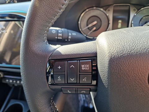 2.4 D-4D Invincible Auto 4WD Euro 6 (s/s) 4dr