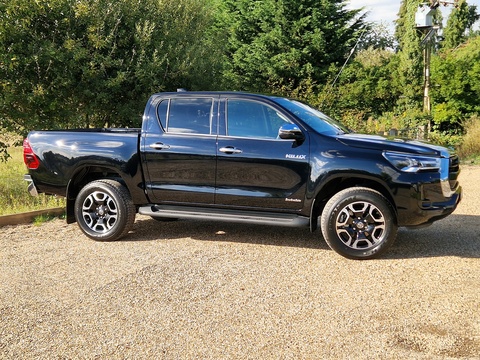 2.4 D-4D Invincible Auto 4WD Euro 6 (s/s) 4dr