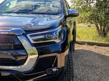 Toyota Hilux 2.4 D-4D Invincible Auto 4WD Euro 6 (s/s) 4dr 