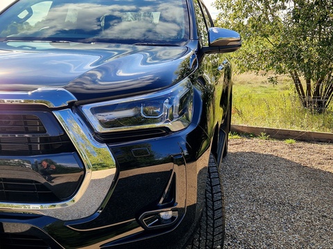 2.4 D-4D Invincible Auto 4WD Euro 6 (s/s) 4dr