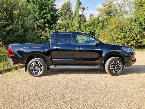 2.4 D-4D Invincible Auto 4WD Euro 6 (s/s) 4dr