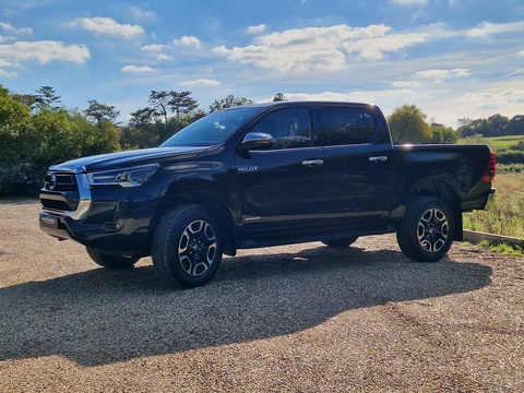 2.4 D-4D Invincible Auto 4WD Euro 6 (s/s) 4dr