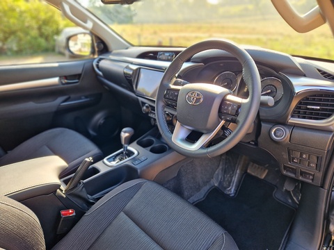 2.4 D-4D Invincible Auto 4WD Euro 6 (s/s) 4dr