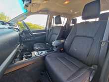 Toyota Hilux 2.4 D-4D Invincible Auto 4WD Euro 6 (s/s) 4dr 