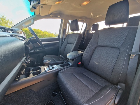 2.4 D-4D Invincible Auto 4WD Euro 6 (s/s) 4dr