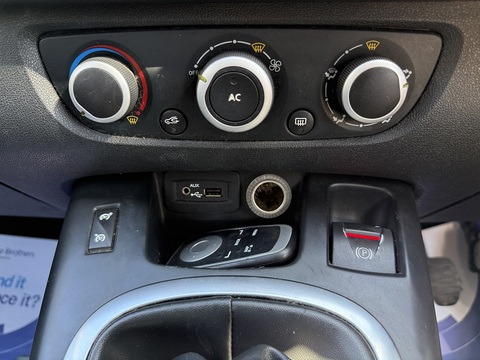 1.5 dCi Dynamique TomTom MPV 5dr Diesel Manual Euro 5 (s/s) (110 ps)