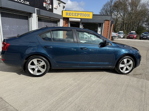 2.0 TDI Elegance Hatchback 5dr Diesel Manual Euro 5 (s/s) (150 ps)