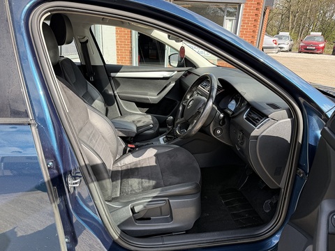 2.0 TDI Elegance Hatchback 5dr Diesel Manual Euro 5 (s/s) (150 ps)