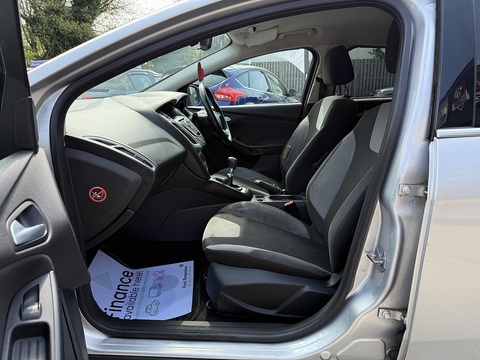 1.6 TDCi Zetec Hatchback 5dr Diesel Manual Euro 5 (s/s) (115 ps)