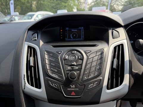 1.6 TDCi Zetec Hatchback 5dr Diesel Manual Euro 5 (s/s) (115 ps)