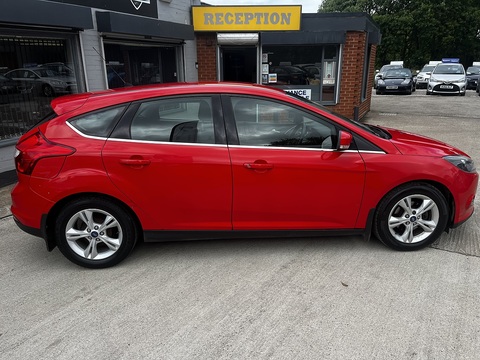 1.6 Zetec Hatchback 5dr Petrol Manual Euro 5 (105 ps)