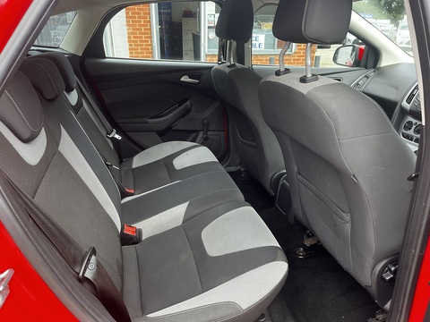 1.6 Zetec Hatchback 5dr Petrol Manual Euro 5 (105 ps)