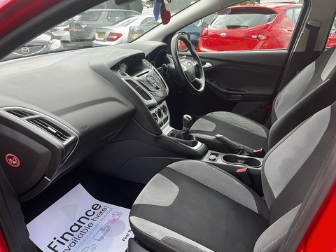 1.6 Zetec Hatchback 5dr Petrol Manual Euro 5 (105 ps)