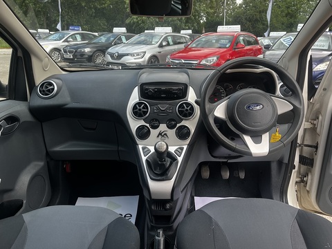 1.2 Zetec Hatchback 3dr Petrol Manual Euro 4 (69 ps)