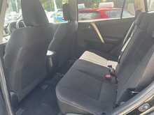 Toyota RAV4 D-4D Icon 