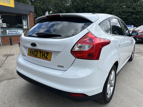 1.6 TDCi Zetec Hatchback 5dr Diesel Manual Euro 5 (s/s) (115 ps)