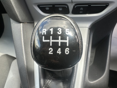 1.6 TDCi Zetec Hatchback 5dr Diesel Manual Euro 5 (s/s) (115 ps)