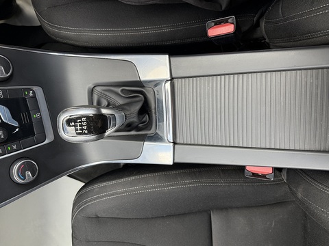 2.0 D4 Business Edition Saloon 4dr Diesel Manual Euro 6 (s/s) (190 ps)