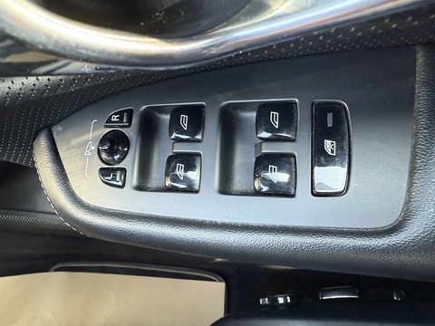 2.0 D5 PowerPulse R-Design SUV 5dr Diesel Auto 4WD Euro 6 (s/s) (235 ps)