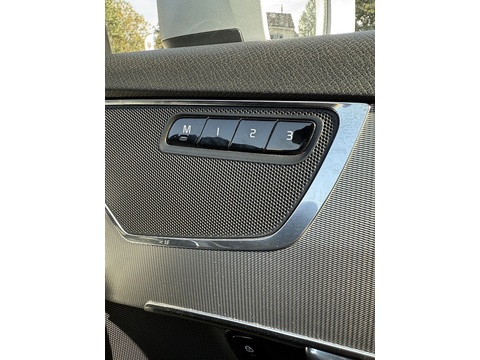 2.0 D5 PowerPulse R-Design SUV 5dr Diesel Auto 4WD Euro 6 (s/s) (235 ps)