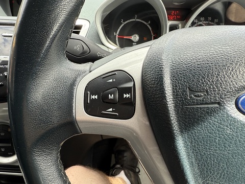 1.6 TDCi DPF Titanium Hatchback 5dr Diesel Manual (107 g/km, 94 bhp)