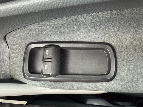 1.6 TDCi DPF Titanium Hatchback 5dr Diesel Manual (107 g/km, 94 bhp)