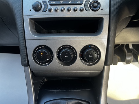 1.6 HDi Sport Convertible 2dr Diesel Manual Euro 5 (110 bhp)