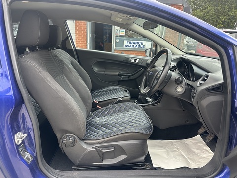 1.25 Zetec Hatchback 3dr Petrol Manual Euro 5 (82 ps)