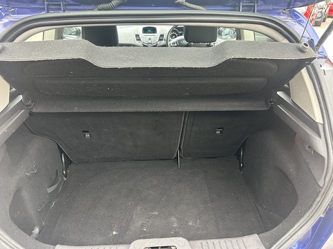 1.25 Zetec Hatchback 3dr Petrol Manual Euro 5 (82 ps)