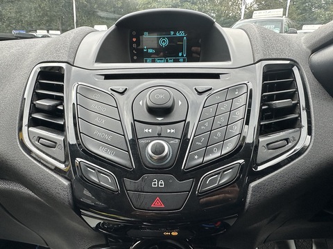 1.25 Zetec Hatchback 3dr Petrol Manual Euro 5 (82 ps)