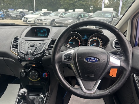 1.25 Zetec Hatchback 3dr Petrol Manual Euro 5 (82 ps)