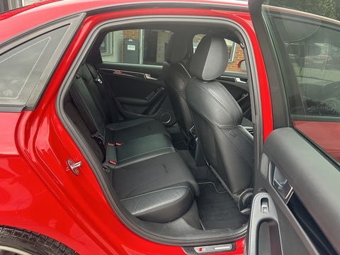 2.0 TDI Black Edition Saloon 4dr Diesel Multitronic Euro 5 (s/s) (177 ps)