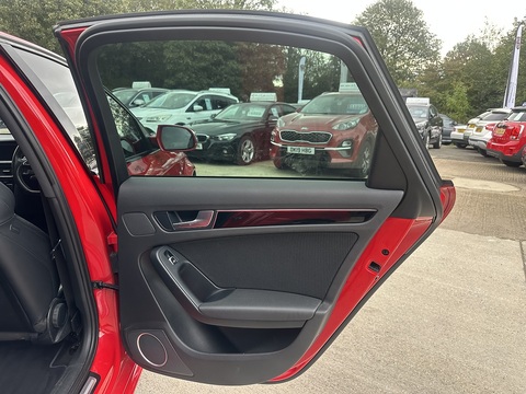 2.0 TDI Black Edition Saloon 4dr Diesel Multitronic Euro 5 (s/s) (177 ps)