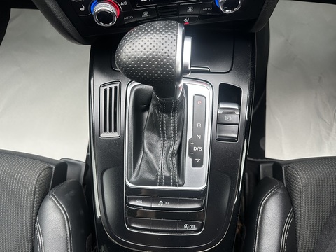 2.0 TDI Black Edition Saloon 4dr Diesel Multitronic Euro 5 (s/s) (177 ps)