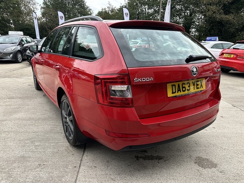 1.6 TDI Elegance Estate 5dr Diesel DSG Euro 5 (s/s) (105 ps)