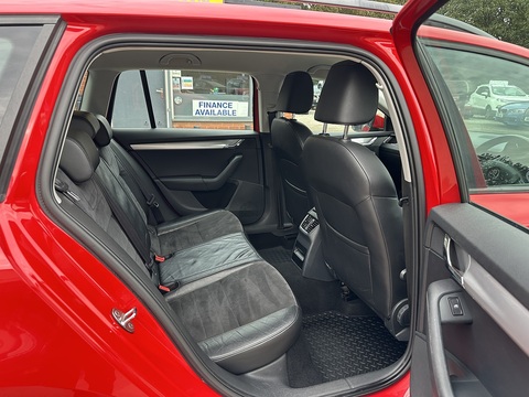 1.6 TDI Elegance Estate 5dr Diesel DSG Euro 5 (s/s) (105 ps)