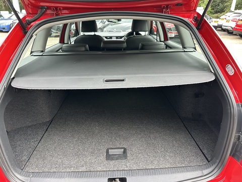 1.6 TDI Elegance Estate 5dr Diesel DSG Euro 5 (s/s) (105 ps)