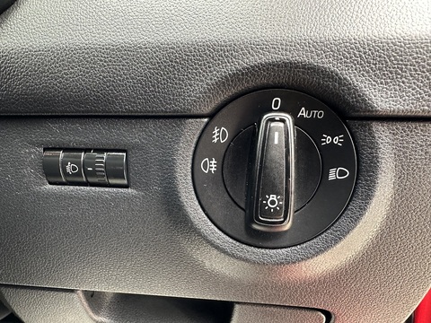 1.6 TDI Elegance Estate 5dr Diesel DSG Euro 5 (s/s) (105 ps)