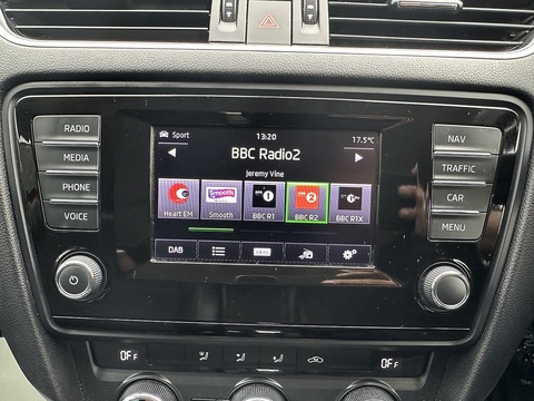 1.6 TDI Elegance Estate 5dr Diesel DSG Euro 5 (s/s) (105 ps)