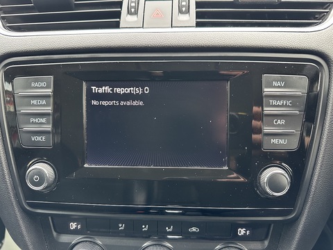 1.6 TDI Elegance Estate 5dr Diesel DSG Euro 5 (s/s) (105 ps)