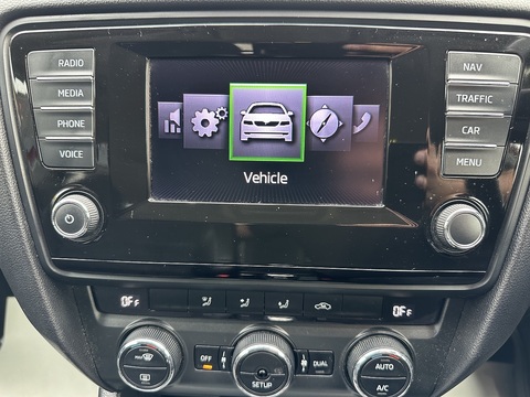 1.6 TDI Elegance Estate 5dr Diesel DSG Euro 5 (s/s) (105 ps)