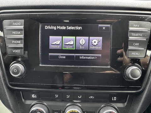 1.6 TDI Elegance Estate 5dr Diesel DSG Euro 5 (s/s) (105 ps)