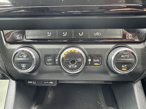 1.6 TDI Elegance Estate 5dr Diesel DSG Euro 5 (s/s) (105 ps)