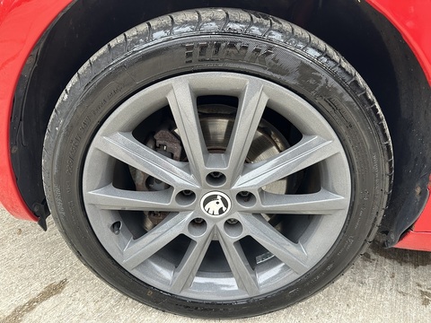 1.6 TDI Elegance Estate 5dr Diesel DSG Euro 5 (s/s) (105 ps)